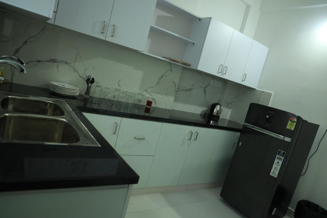 Yelza Hotel And Residence Alwaye Экстерьер фото